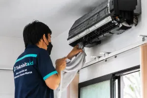 Jasa Vacuum AC oleh teknisi teknisita.id Makassar – 0,5 – 1 PK